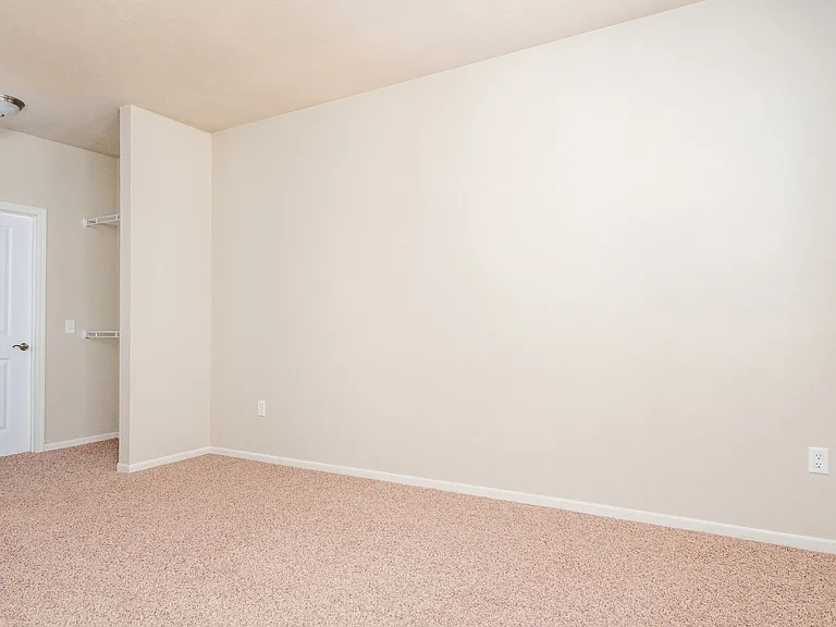 Highland Shores Apartments — Photo 20