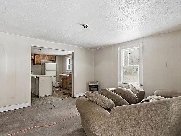 2nd image of 645 Old Fox Rd
