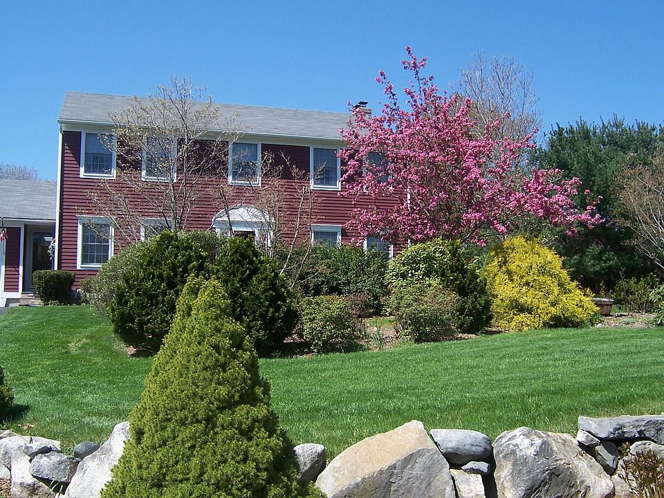 1st image of 275 Larchwood Dr