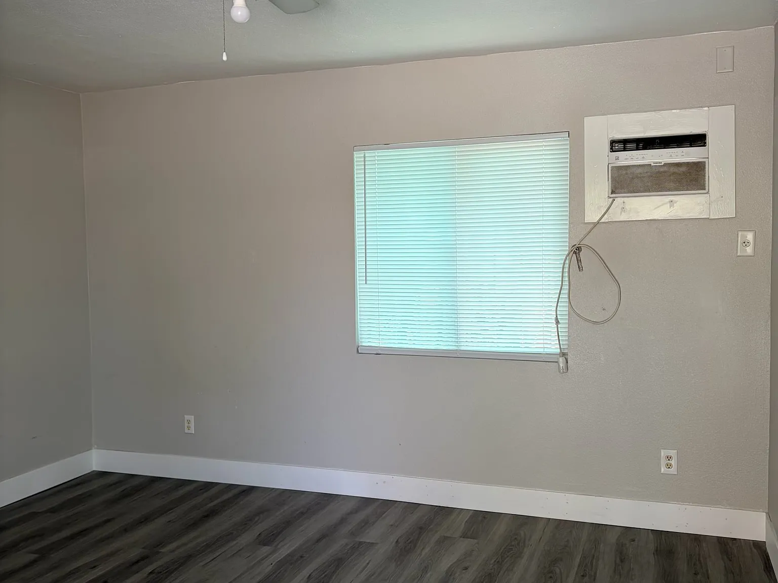 Studio, $900 — Photo 4