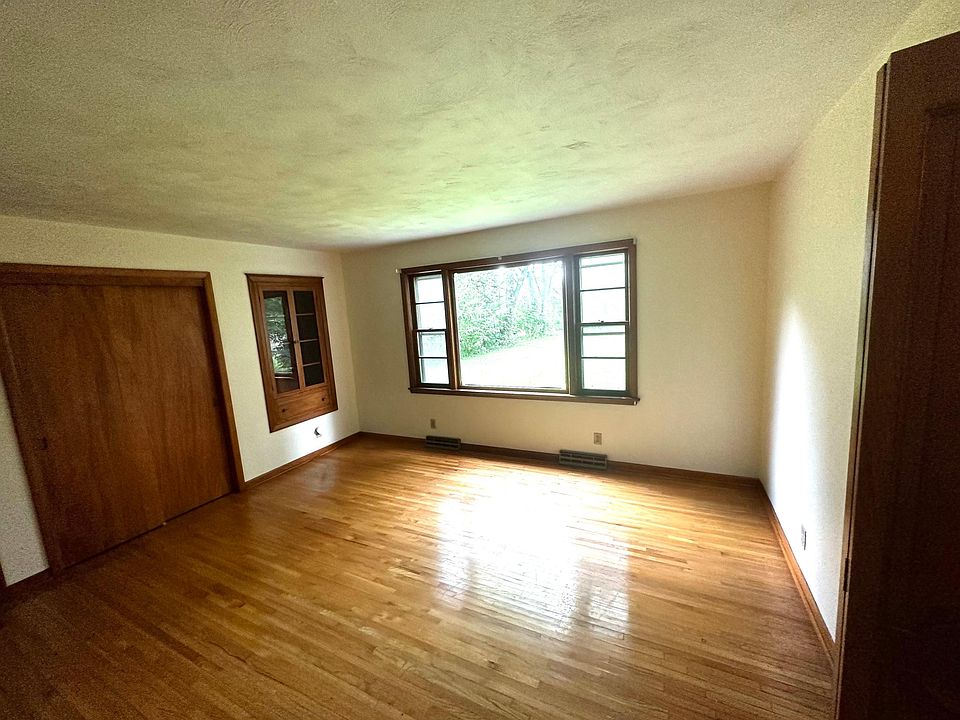 721 Hillview Ct, Lewiston, NY 14092 Zillow