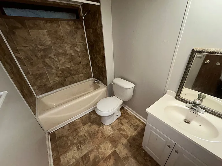 4502 E Old Marion Hwy #15 — Photo 6
