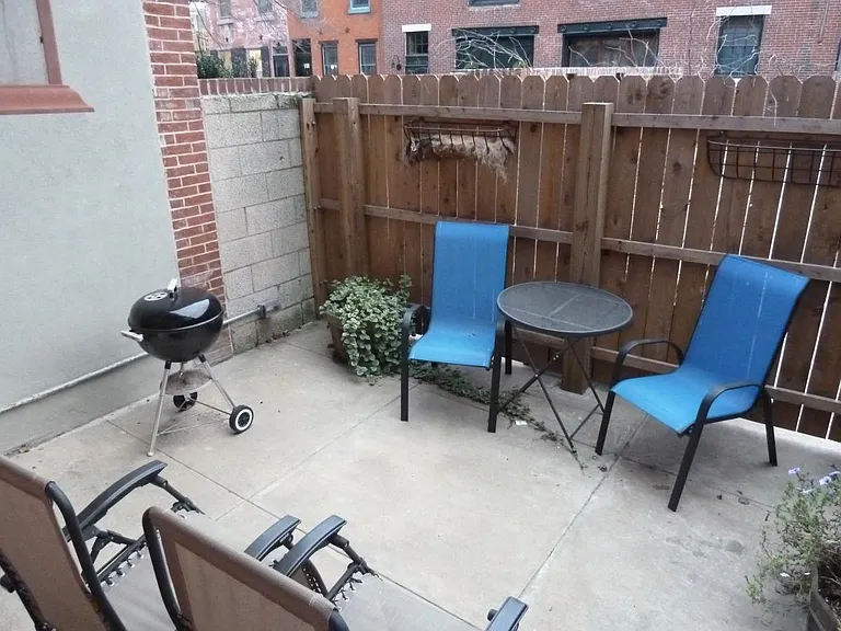 1518 Pine St #1R — Photo 6