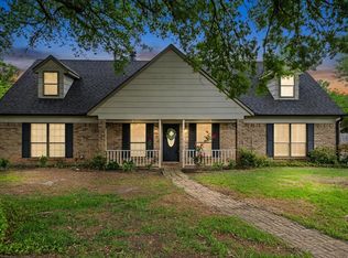 6 Spring Valley Cir, Longview, TX 75605