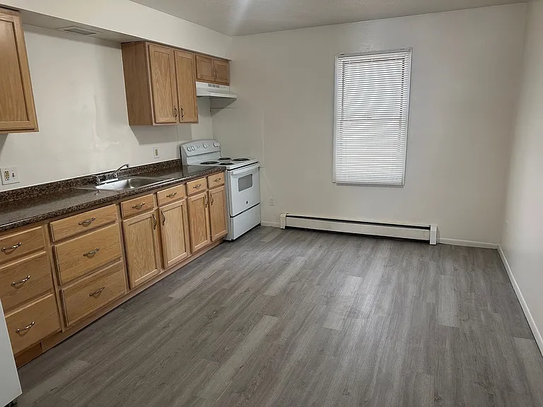 2523 E Midlothian Blvd — Photo 1