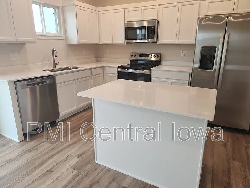 3 bed, 2.5 bath, 1538 sqft, $2,150 — Photo 4