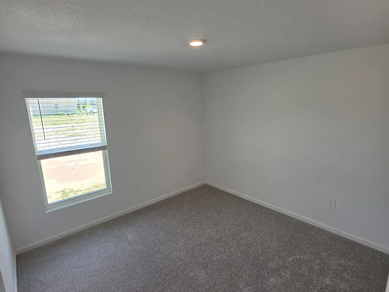 3739 NE 32nd Ct — Photo 8