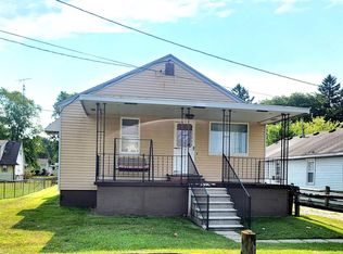 7234 Douglas Rd, Lambertville, MI 48144