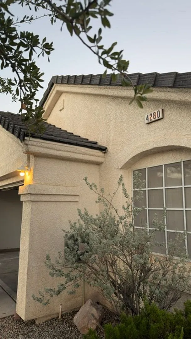 Gorgeous 3Bdrm 2 bath home — Photo 3