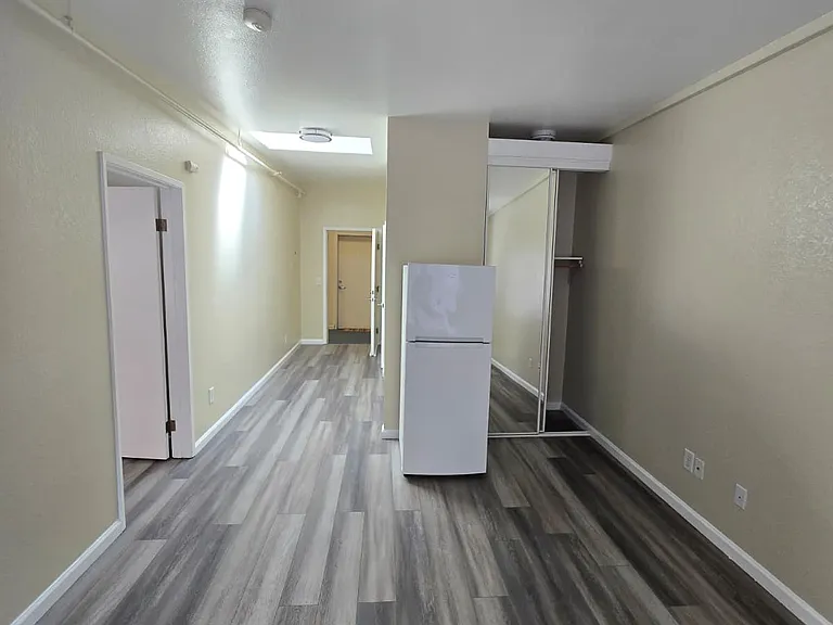 2070 University Avenue — Photo 38