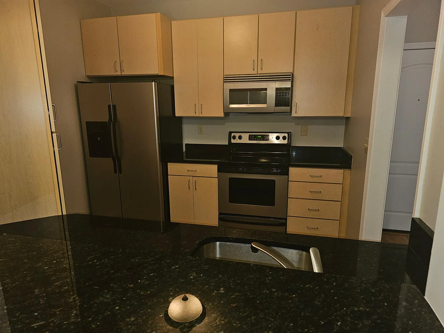 1 bed, 830 sqft, $1,190 — Photo 2