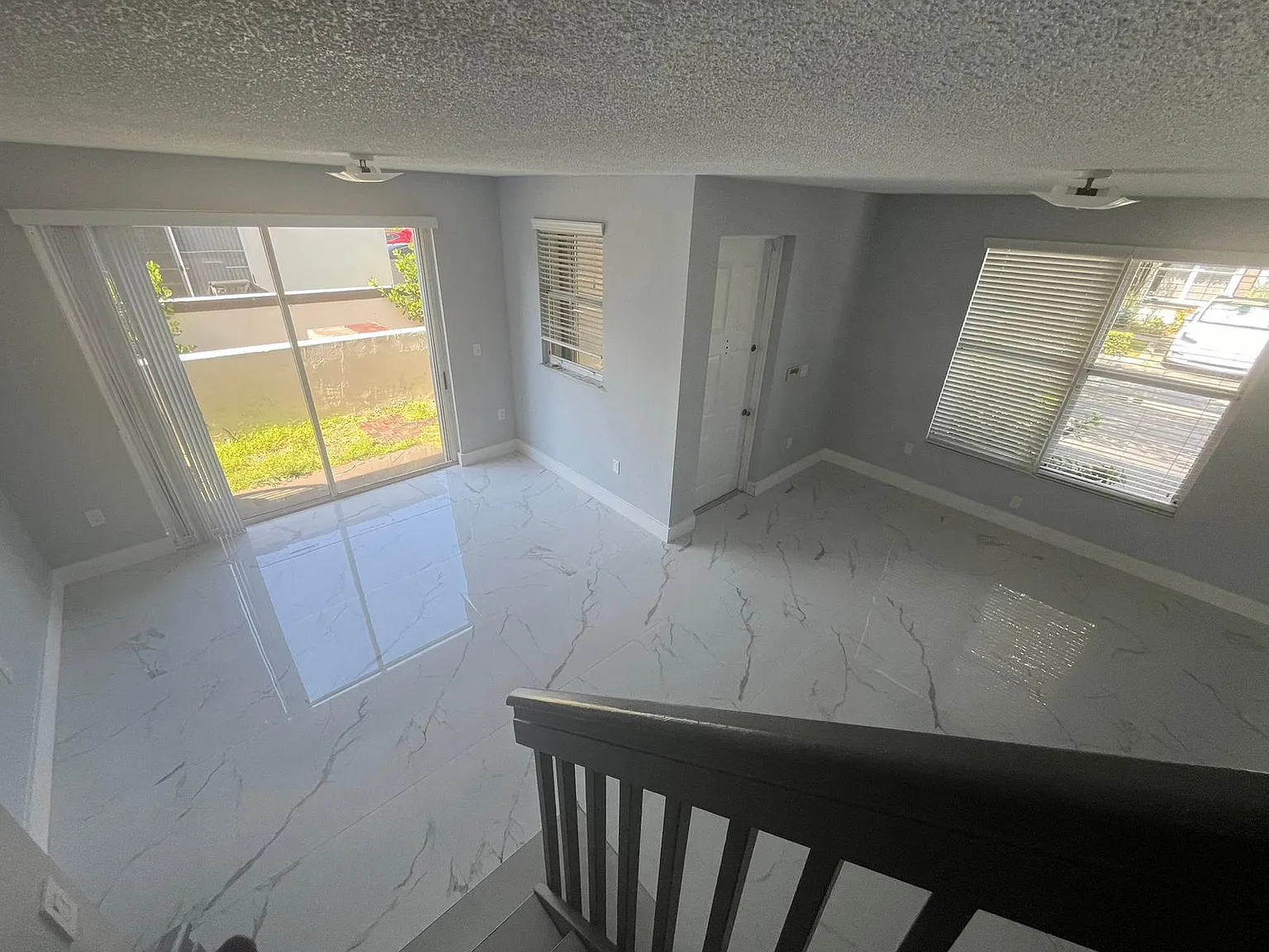 3 bed, 2.5 bath, 1320 sqft, $2,800 — Photo 4