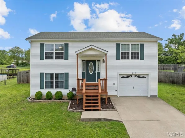207 Grand Central Dr, Union, MO 63084
