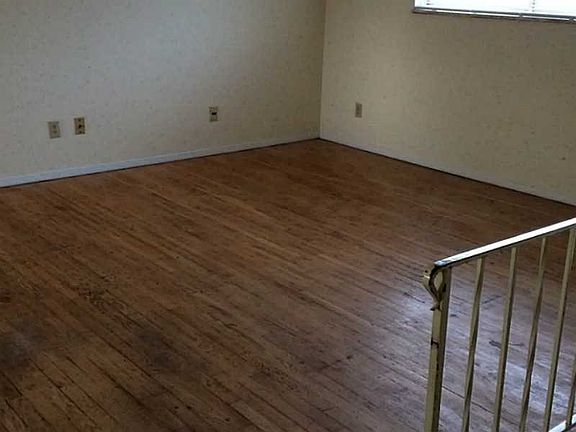 2nd image of 736 Kenbrook Dr