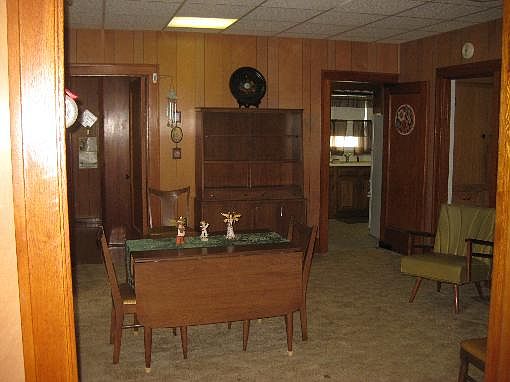 2nd image of 140 S Oak St