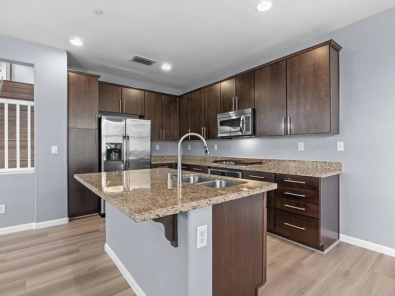 306 Misty Cir — Photo 9