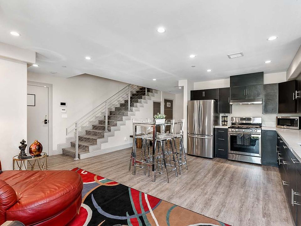1st image of 1303 N Citrus Ave #1305