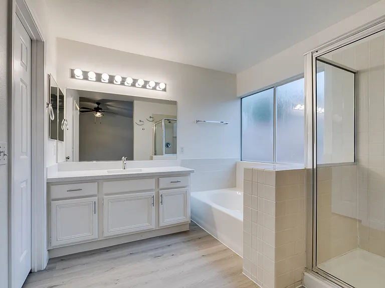 437 Palegold St — Photo 39