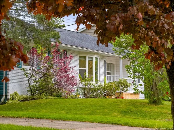 26 Alexander Ave, Moncton, NB E1E 1T2