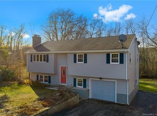 15 Filosi Rd, East Lyme, CT 06333