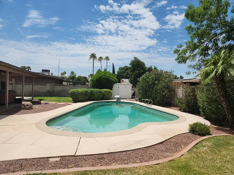 4330 W Royal Palm Rd — Photo 23