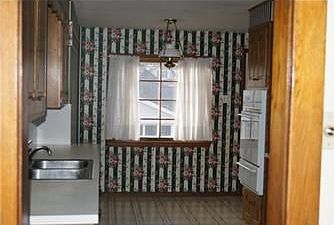 2nd image of 616 N 15th St