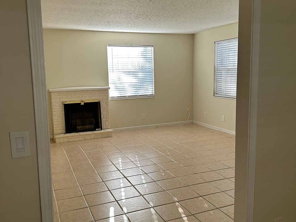 2nd image of 3600 Hedrick St Floor 1