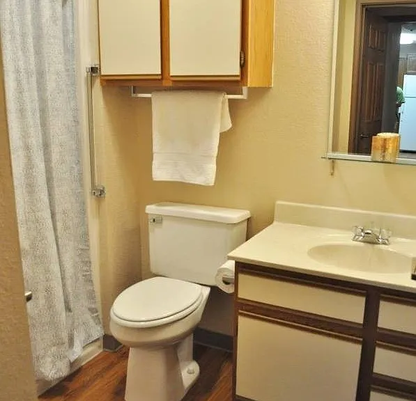 Island Place Apartments - On the River — Photo 42