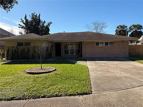 6034 Chamberlain Dr Photo 1