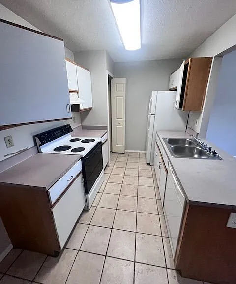 5124 Cynthia Dr — Photo 3