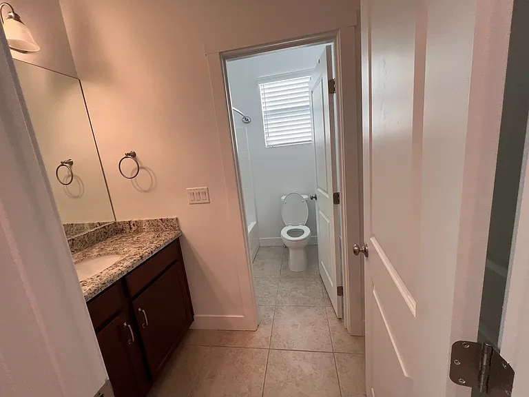 2424 S Luginbuhl St — Photo 14