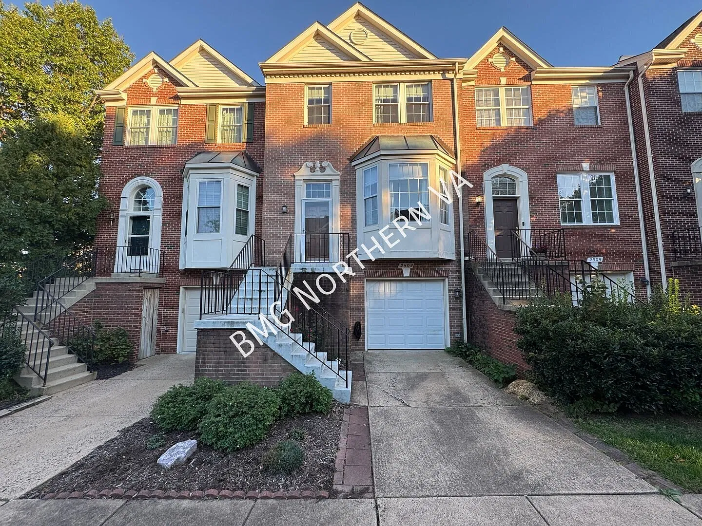 Bright & Spacious 3BR/3 BA Home in McNair Farms West with Loft, Balcony & Garage — Photo 1