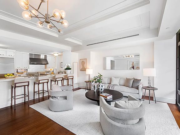 4th image of 140 W 12th St #300