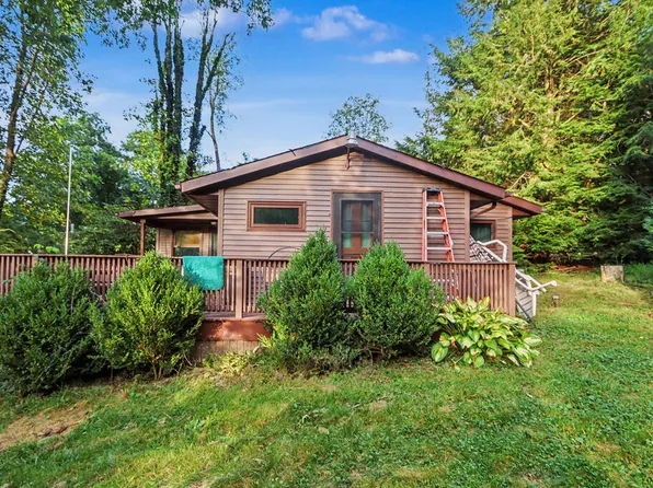 66 Oak Ln, Perrysville, OH 44864
