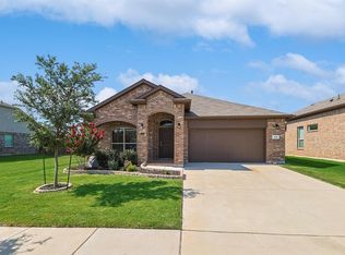 209 Red Fox Ln, Denton, TX 76210