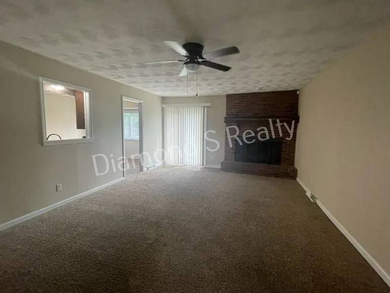 2749 W Buena Vista St — Photo 6