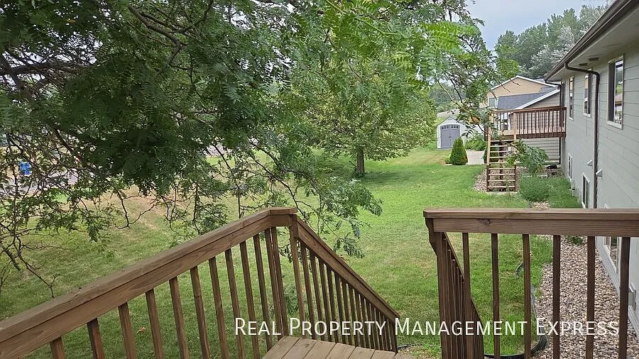 4 bed, 2.0 bath, 2008 sqft, $1,975 — Photo 4