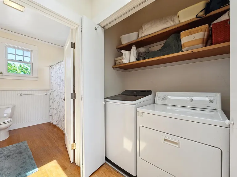 1550 Beverly Pl — Photo 29