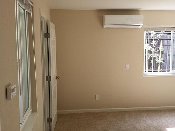 5th image of 29 Frost Dr #2