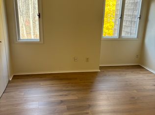 163 Towne House Rd, Hamden, CT 06514