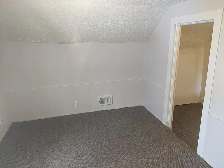 919 Washington St — Photo 9