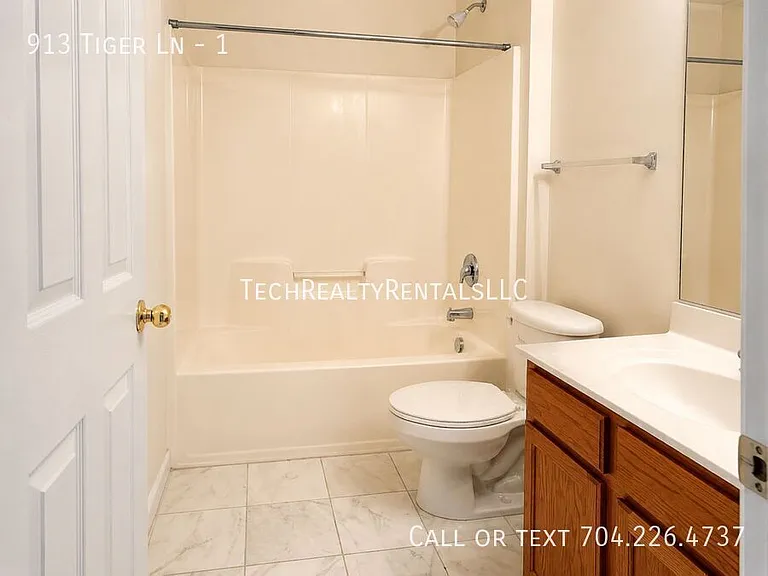 913 Tiger Ln #1 — Photo 17