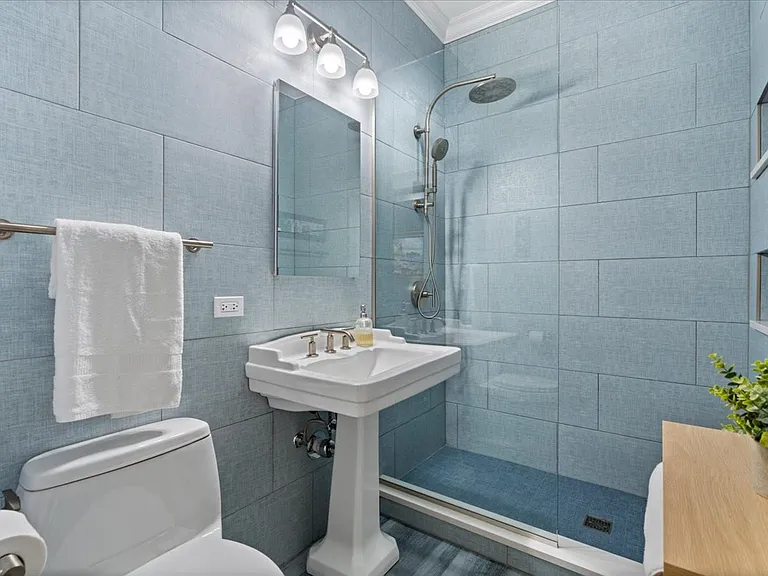 841 W Wellington Ave #3 — Photo 17