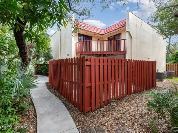 8711 Lantana Ct, Cape Canaveral, FL 32920