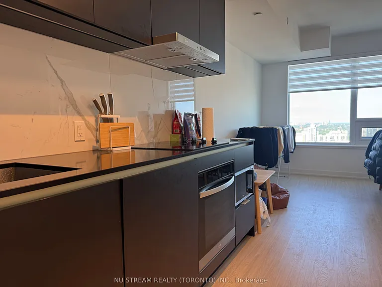 8 Wellesley St W #5010 — Photo 5