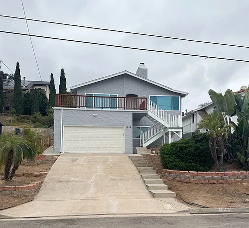 1319 Grand Ave Photo 1