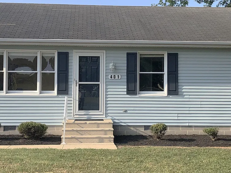401 Hubbard Cir — Photo 1