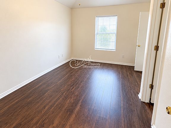 5th image of 3902 Gus Dr APT D