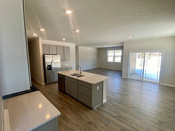 4th image of 9368 Aspen Glen Dr