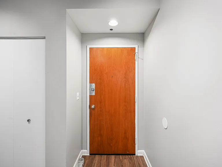 225 Arch St — Photo 12